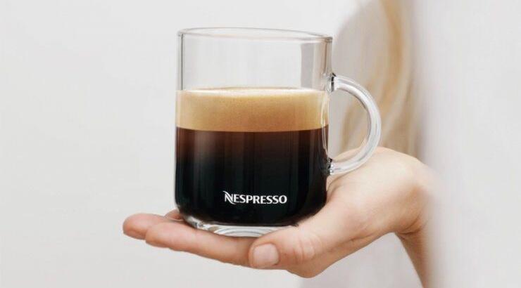 Η Nespresso επαναπροσδιορίζει τον καφέ. Ξανά. Νέα εμπειρία καφέ Vertuo στην Κύπρο