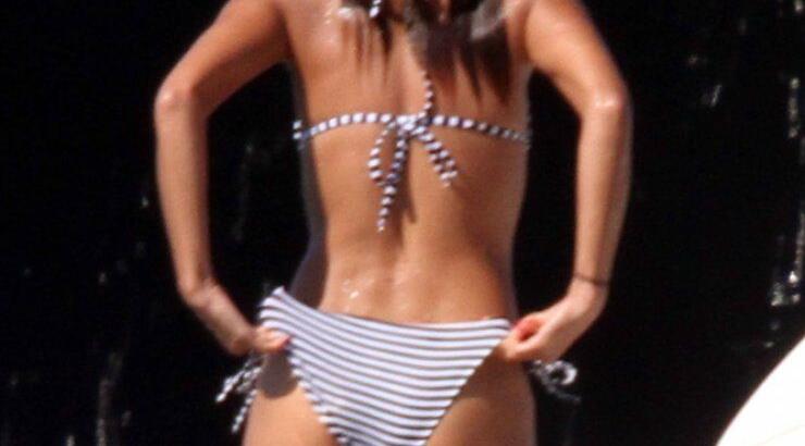 Δείτε την πιο καυτή τραγουδίστρια να απολαμβάνει τις διακοπές της [εικόνες]