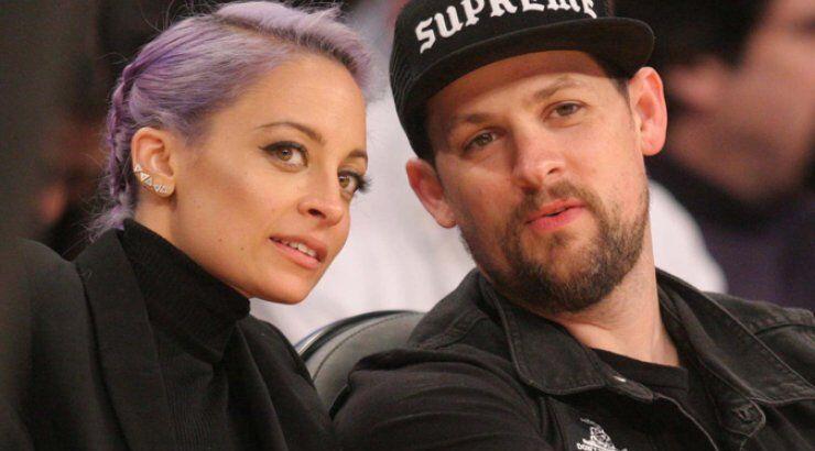 Έβαψε τα μαλλιά της μωβ! Ποια διάσημη σταρ το τόλμησε; [εικόνες]