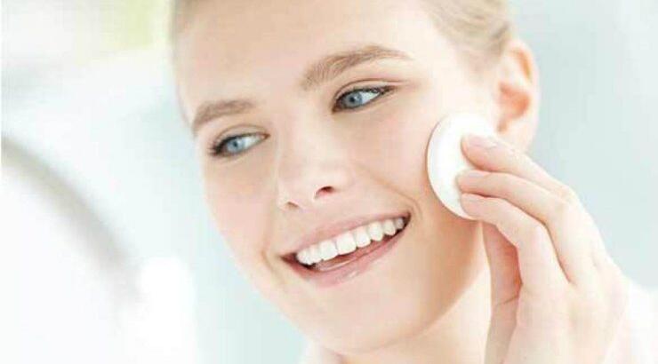 Πέντε προϊόντα προσώπου για εφαρμογή το βράδυ