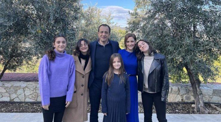 Νίκος Χριστοδουλίδης: Πώς αντιδρούν οι κόρες του στα αρνητικά σχόλια που λαμβάνει; [βίντεο]