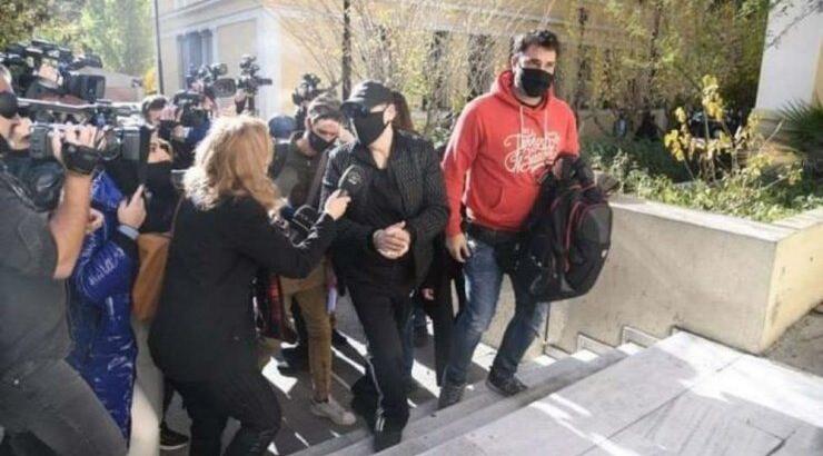 Νότης Σφακιανάκης: Η στιγμή που οδηγείται με χειροπέδες στην εισαγγελία [εικόνες]