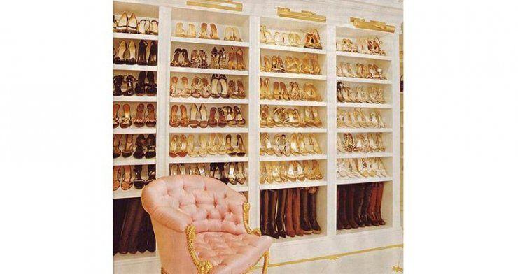 Η πασίγνωστη τραγουδίστρια δημοσίευσε την ντουλάπα των παπουτσιών της και μας ήρθε... νταμπλάς! 