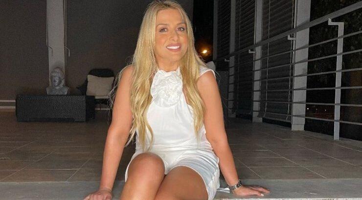 Look of the day: Η Νεκταρία Ζορλάκκη με Eφι mirror dress