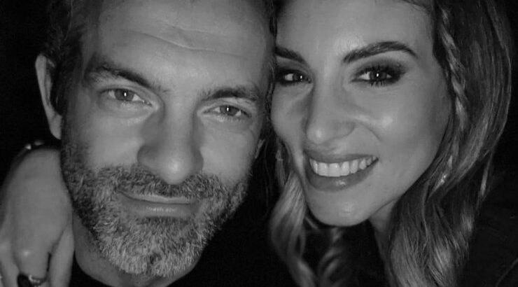 Αθηνά Οικονομάκου: Ο σύζυγός της έχει γενέθλια και του ευχήθηκε με ένα τρυφερό φιλί [εικόνα]