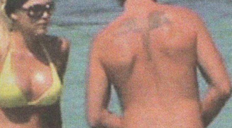 Οικονομόπουλος - Κάβουρα: Tα καυτά φιλιά στη θάλασσα!