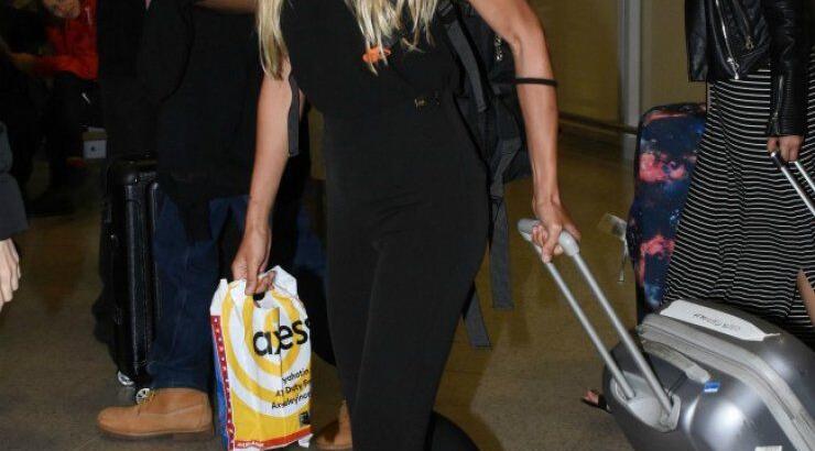 Η άφιξη της Όλγας Πηλιάκη στην Ελλάδα και η συγκινητική αντάμωση με τα παιδιά και το σύζυγό της!