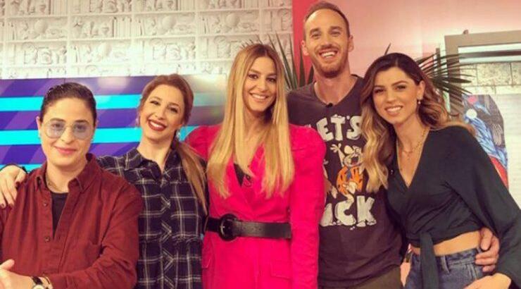 "Όλα καλά": Η ιεροτελεστία της ομάδας πριν ξεκινήσει η εκπομπή