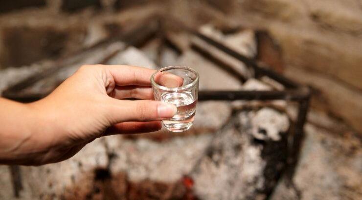 Θα πιούμε και φέτος ζιβανία [στο Φεστιβάλ Ζιβανίας σε Άλωνα & Πελέντρι]