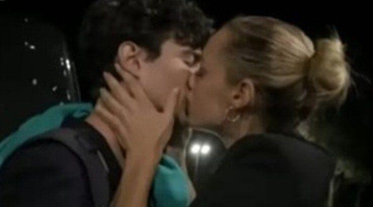 Αχώριστοι ο Στυλιανός και η Όλγα του GNTM: Τους "τσακώσαμε" να περπατούν χέρι – χέρι στην Αθήνα