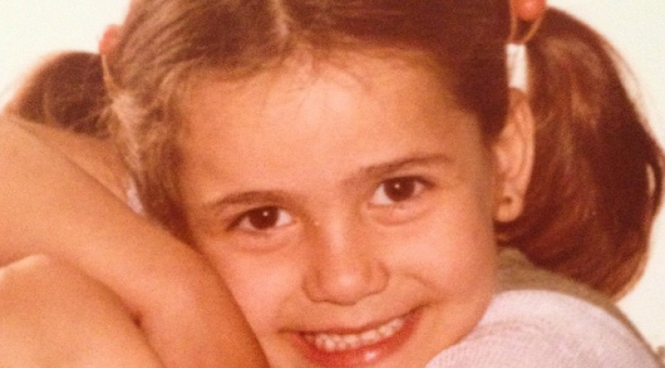 Ποια Κύπρια τραγουδίστρια είναι το κοριτσάκι στη φωτογραφία