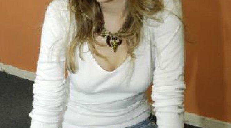 Αλεξάνδρα Ούστα: Η επίσκεψη της στο νεκροταφείο