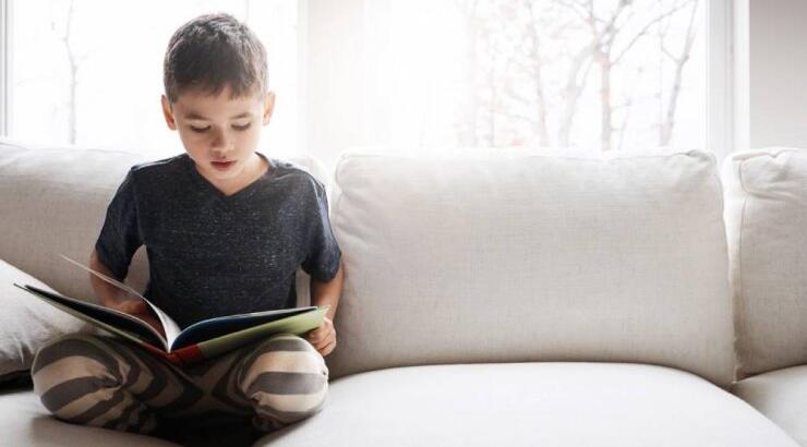 15 ιδέες για να κάνετε το παιδί σας να επιλέξει το διάβασμα μέσα στο καλοκαίρι 
