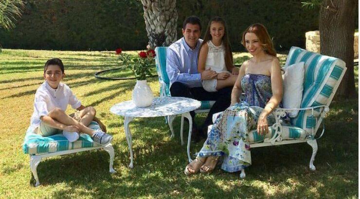 Ανδρέας - Μικαέλλα Παπαχαραλάμπους: Δείτε πόσο έχουν μεγαλώσει τα δίδυμα παιδιά τους