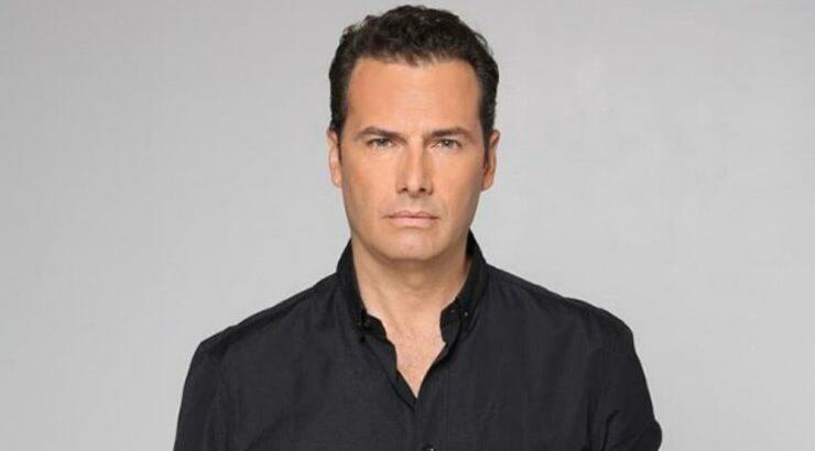 Παναγιώτης Μπουγιούρης: Τα παθιασμένα φιλιά στην μέση του δρόμου με τη νέα του σύντροφό [εικόνες]