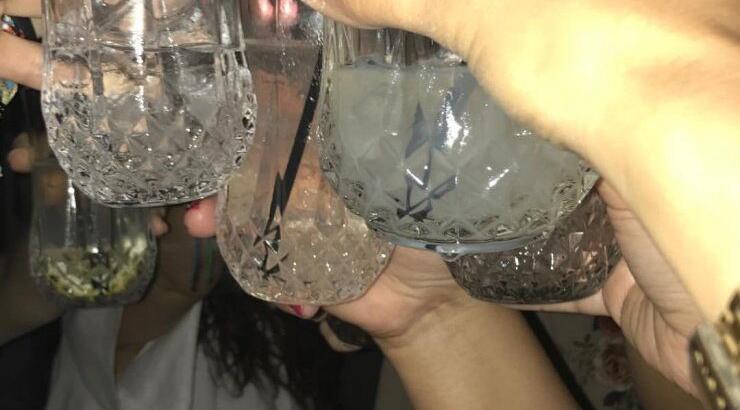 Το hens πάρτι στη Θεσσαλονίκη για τη σύντροφο επώνυμου Κύπριου! [εικόνες]