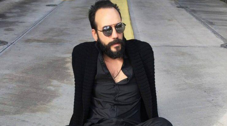 Πάνος Μουζουράκης: Βουρκωμένος μιλάει πρώτη φορά για τον θάνατο του πατέρα του [βίντεο]