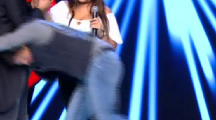 Απίστευτο! Ο Σάκης Ρουβάς έδωσε κουτουλιά στον Πάνο Μουζουράκη στην πρεμιέρα του "The Voice"!