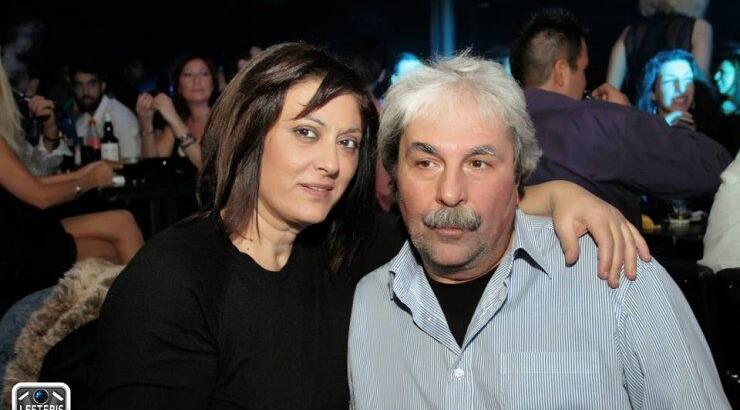 Η κίνηση της οικογένειας του Παντελίδη που συγκίνησε όλους τους παρευρισκόμενους κάτω από το σπίτι του