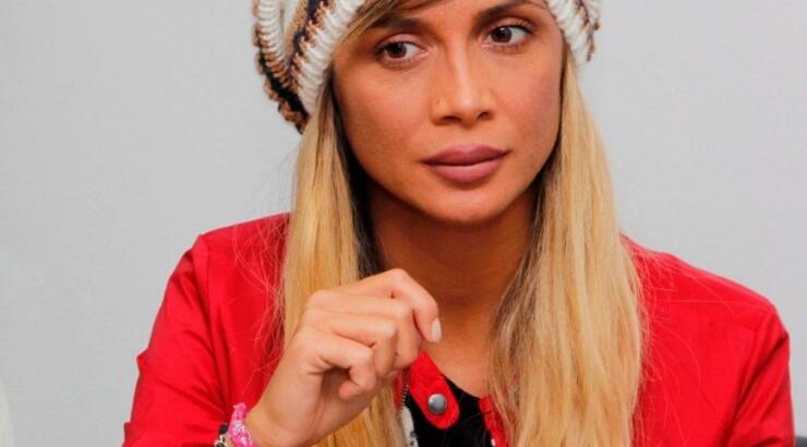 Πάολα: Θα ανέβει με τα ράμματα στη σκηνή! 