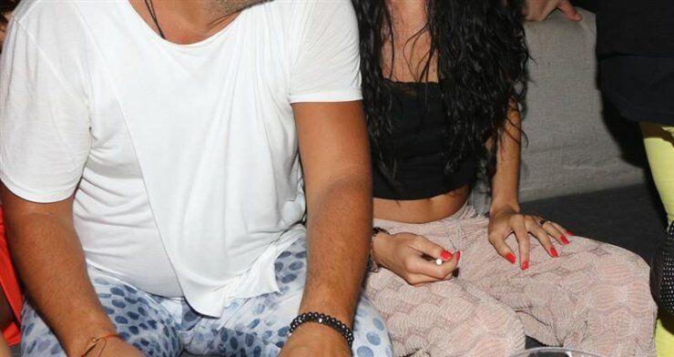 Zευγάρι της ελληνικής showbiz πήρε διαζύγιο αλλά διασκέδαζε μαζί στα μπουζούκια 