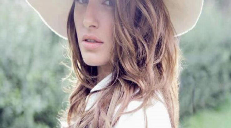 Έτοιμη να γίνει μάνα η Έλενα Παπαρίζου!