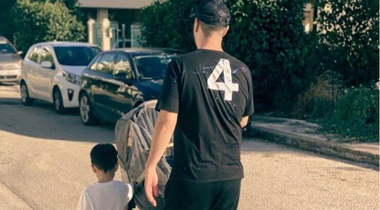 Γιώργος Παπαδόπουλος: Ο μεγάλος του γιος τον "έντυσε" με τα παιχνίδια του [εικόνα]