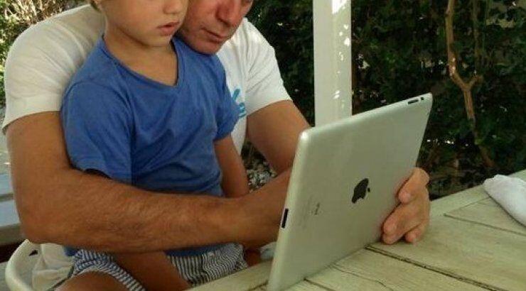 Νικόλας Παπαδόπουλος: Το παιχνίδι με τον γιο του που ξετρέλανε το instagram!