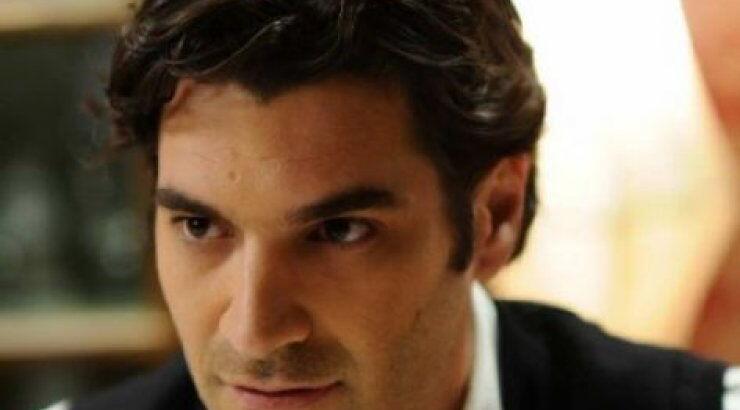 Αυτή είναι η κούκλα αδερφή του Χριστόφορου Παπακαλιάτη