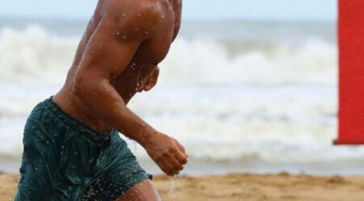 Δείτε για πρώτη φορά τον κούκλο αδερφό του Νάσου Παπαργυρόπουλου από το “Survivor 2” [εικόνες]