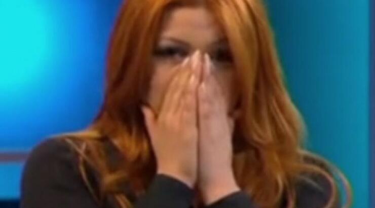 Λύγισε η Έλενα Παπαρίζου στη σουηδική τηλεόραση [βίντεο]