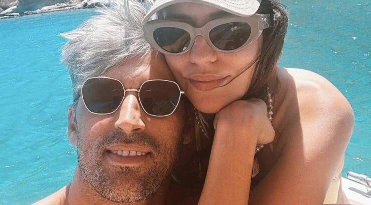 Αλέξης Παπάς: Τα στιγμιότυπα αγκαλιά με τη σύντροφό του στις διακοπές τους στη Ρόδο [εικόνες]