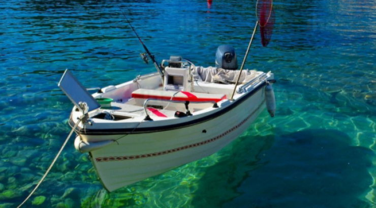 Το hens πάρτι προσώπου της κυπριακής τηλεόρασης στην Πάργα!