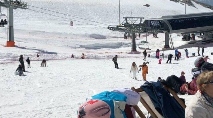 Επώνυμη Κύπρια απολαμβάνει σκι στον Παρνασσό! [εικόνες & βίντεο]