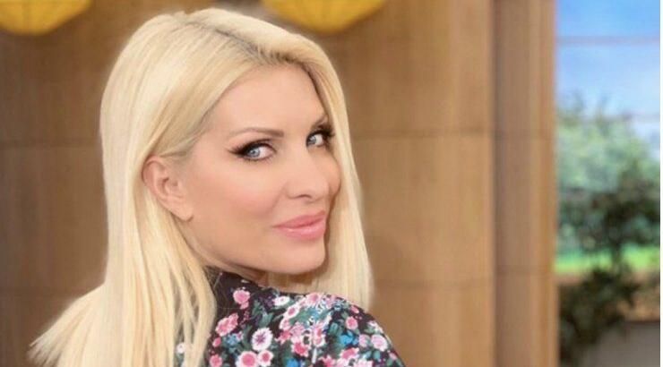 Βρήκαμε τα υπέροχα πέδιλα της Ελένης Μενεγάκης