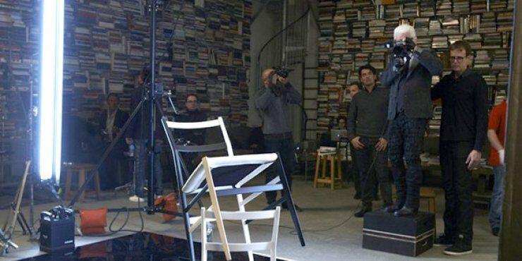 Ο Karl Lagerfield φωτογραφίζει τα έπιπλα του οίκου Cassina
