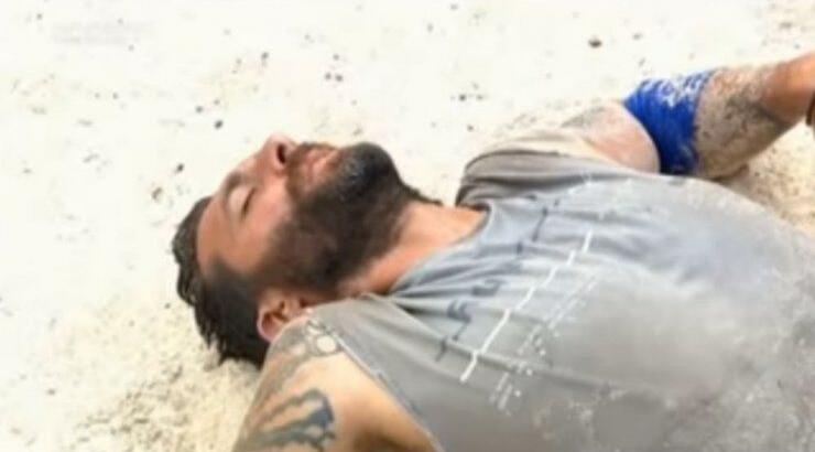 Στιγμές αγωνίας! Ο Κυριάκος Πελεκάνος χτύπησε στο κεφάλι! [βίντεο]