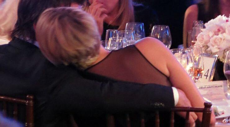 Οι φωτογραφίες που αποδεικνύουν τον έρωτα Penn-Theron