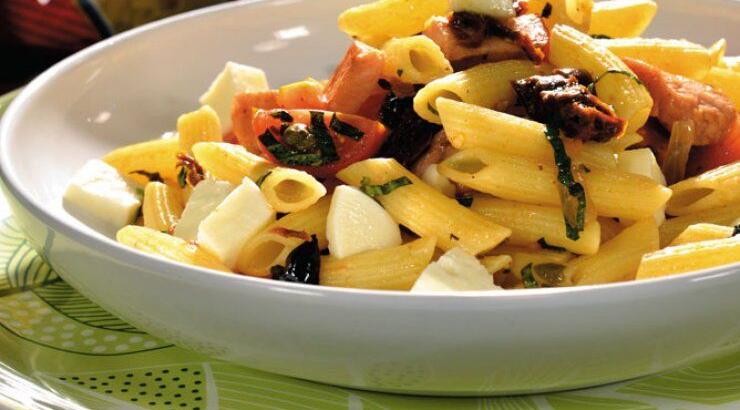 Μεσογειακές πέννες με λούντζα