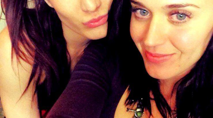 Katy Perry: Μαζί με το σύντροφό της σε στριπτιτζάδικο [φωτογραφίες]
