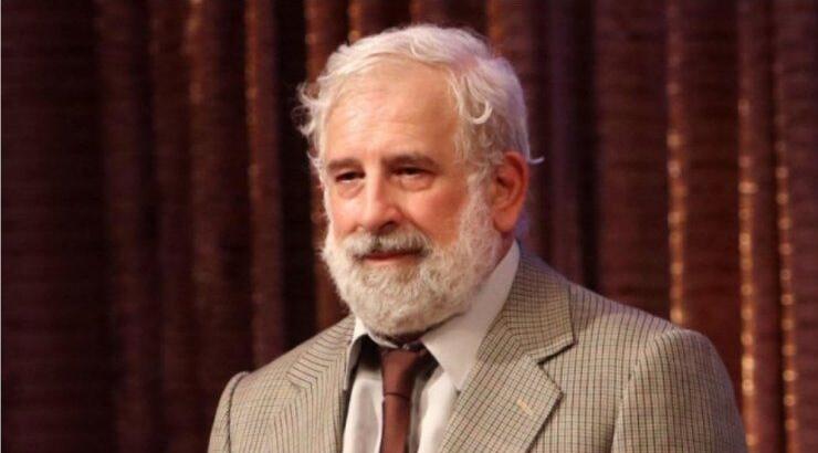 Πέτρος Φιλιππίδης: Δείτε τη στιγμή που περνάει την πόρτα των φυλακών [βίντεο]