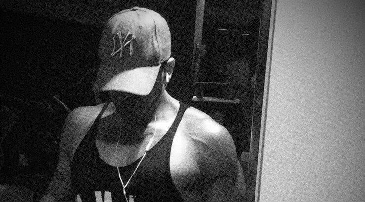 Η εξομολόγηση της πρώην συζύγου Κύπριου τραγουδιστή: “Mε βίασαν υπό την απειλή όπλου”