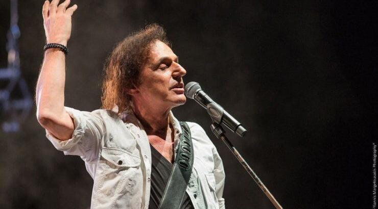 Κοσμοπλημμύρα στα 40 του Βασίλη Παπακωνσταντίνου