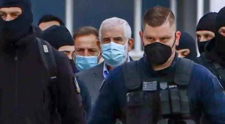 Πέτρος Φιλιππίδης: Σε βίντεο η στιγμή που μπαίνει στο σπίτι του μετά το εξιτήριο από το νοσοκομείο