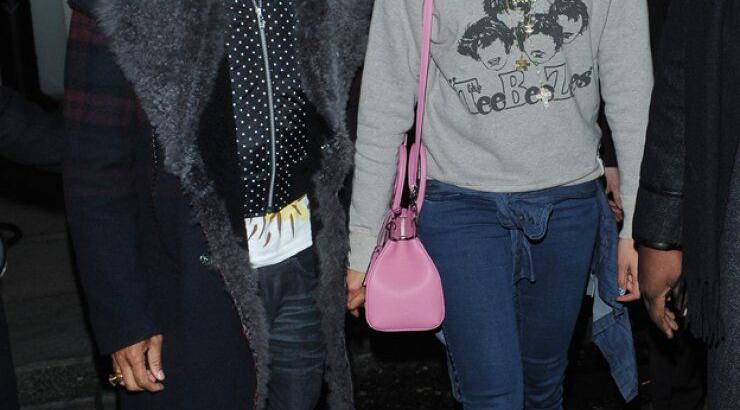 Αυτή είναι η γυναίκα που ξεμυάλισε διάσημο τραγουδιστή [φωτογραφίες]