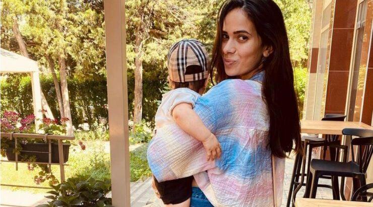 Μαρία Κορτζιά: Φόρεσε στον μικρό Σοφοκλή μπλούζα του Πιέρου Σωτηρίου [εικόνα] 