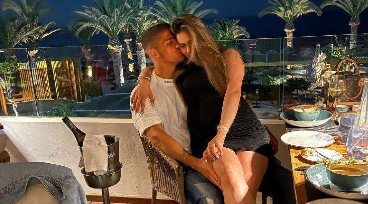 Πιέρος Σωτηρίου – Μαρία Κορτζιά: Στην παραλία με τον γιο τους, Σοφοκλή [εικόνες & βίντεο]