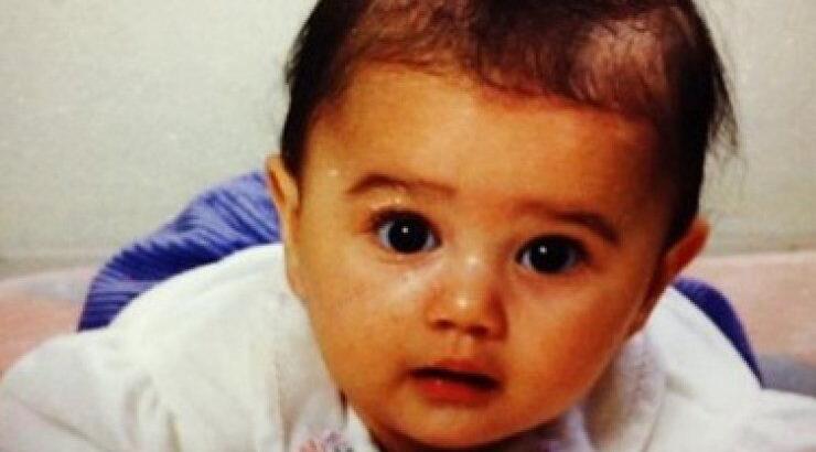 Ποια sexy Ελληνίδα ηθοποιός είναι η μικρή στη φωτογραφία;