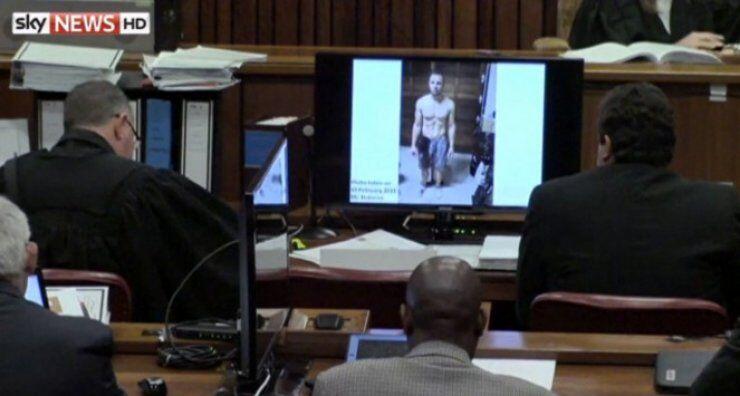 Φωτογραφίες σοκ στη δίκη του χρυσού Παραολυμπιονίκη