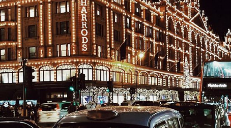 Ποια επώνυμη κάνει διακοπές στο Λονδίνο;